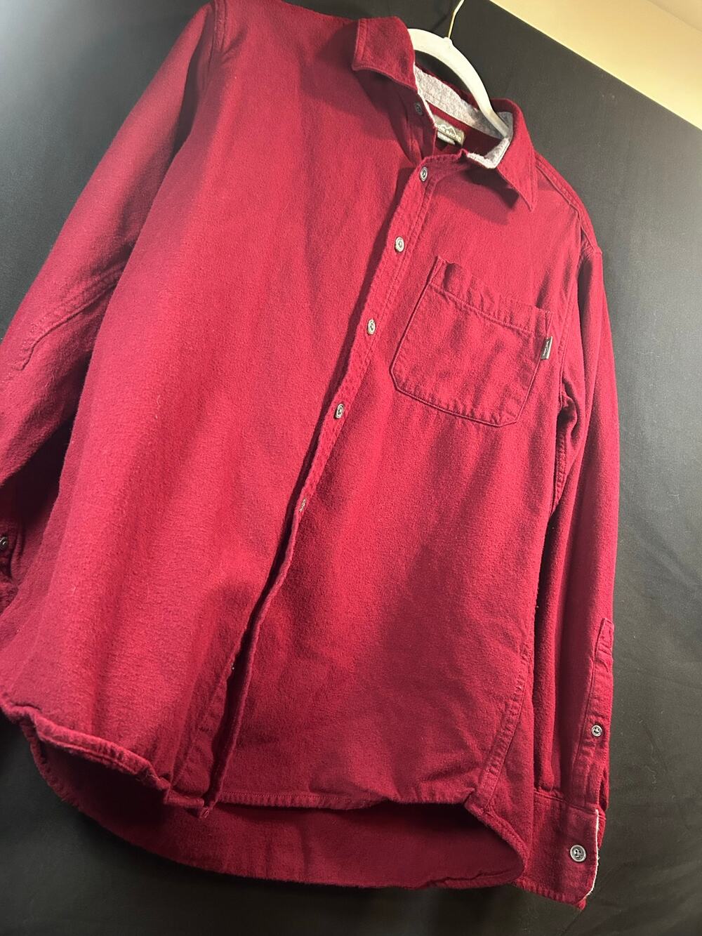 Eddie Bauer Men's Medium Burgundy Cotton Flannel Button Up Long Sleeve Shirt